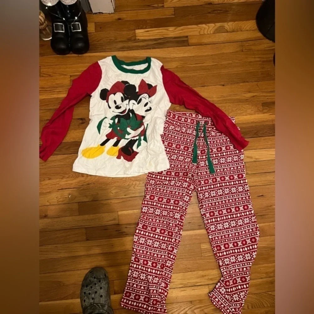 Disney Tokyo Minnie and Mickey Christmas pajama set Medium